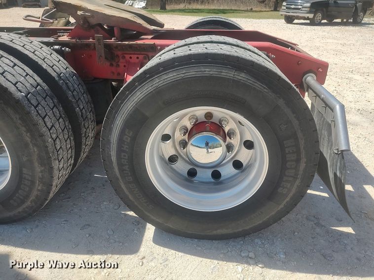 image for item DQ0489 2013 Mack CXU613  semi truck