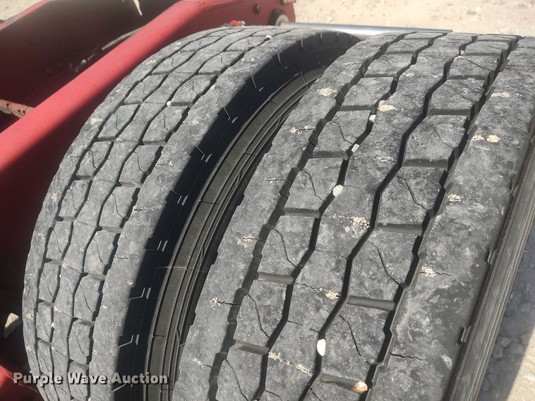 image for item DQ0489 2013 Mack CXU613  semi truck