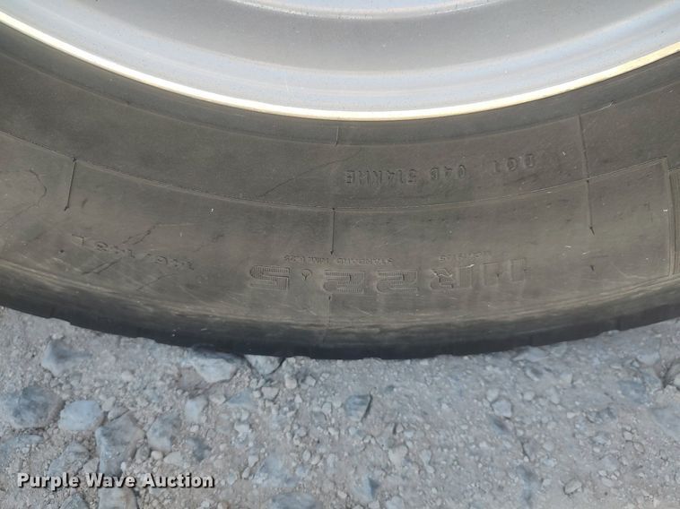 image for item DQ0489 2013 Mack CXU613  semi truck