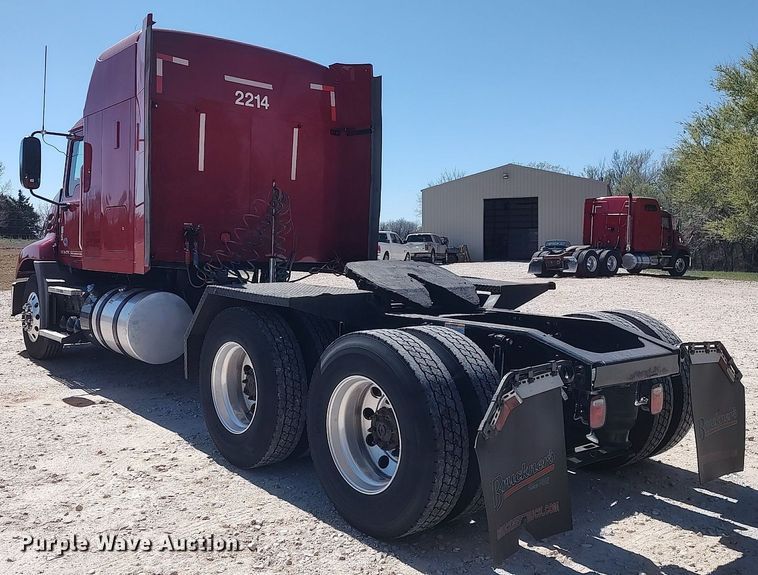 image for item DQ0490 2016 Mack CXU613  semi truck