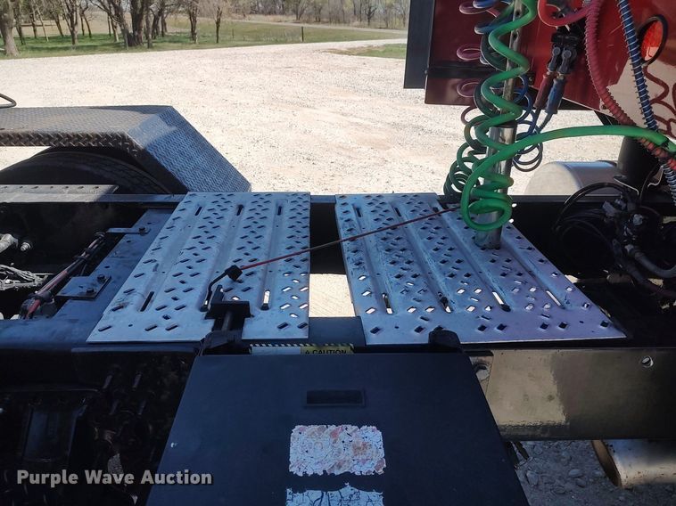 image for item DQ0490 2016 Mack CXU613  semi truck