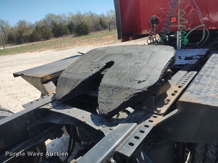 image for item DQ0490 2016 Mack CXU613  semi truck