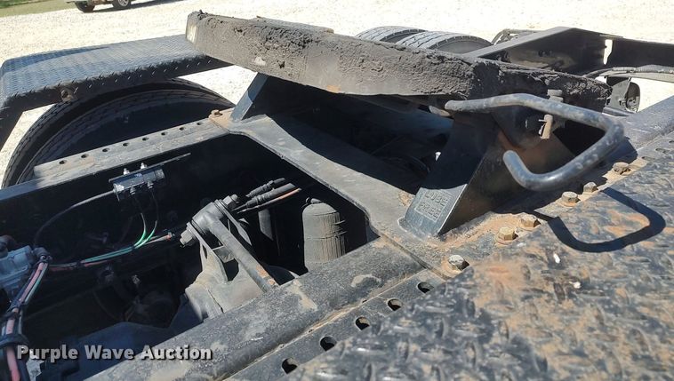 image for item DQ0490 2016 Mack CXU613  semi truck