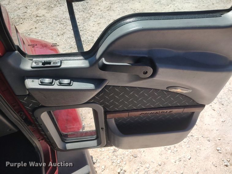 image for item DQ0490 2016 Mack CXU613  semi truck