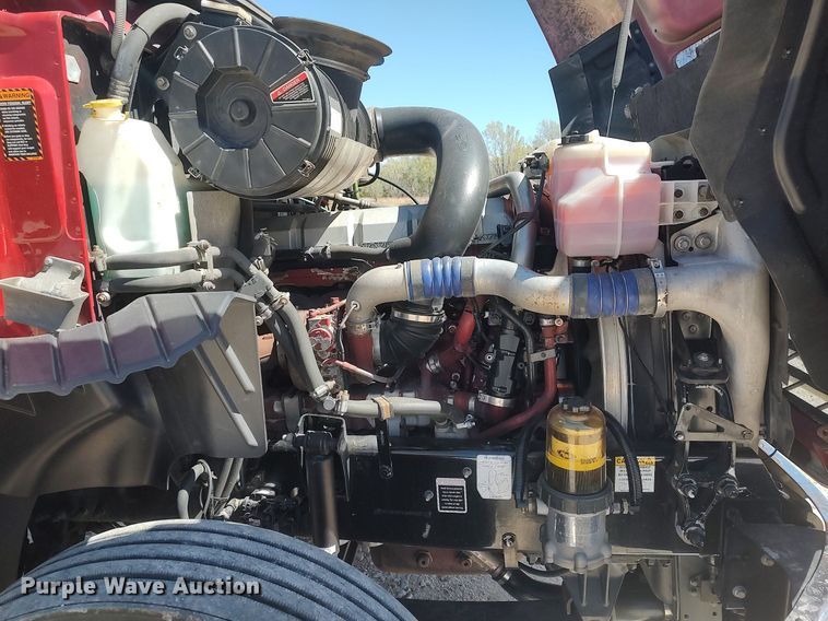 image for item DQ0490 2016 Mack CXU613  semi truck