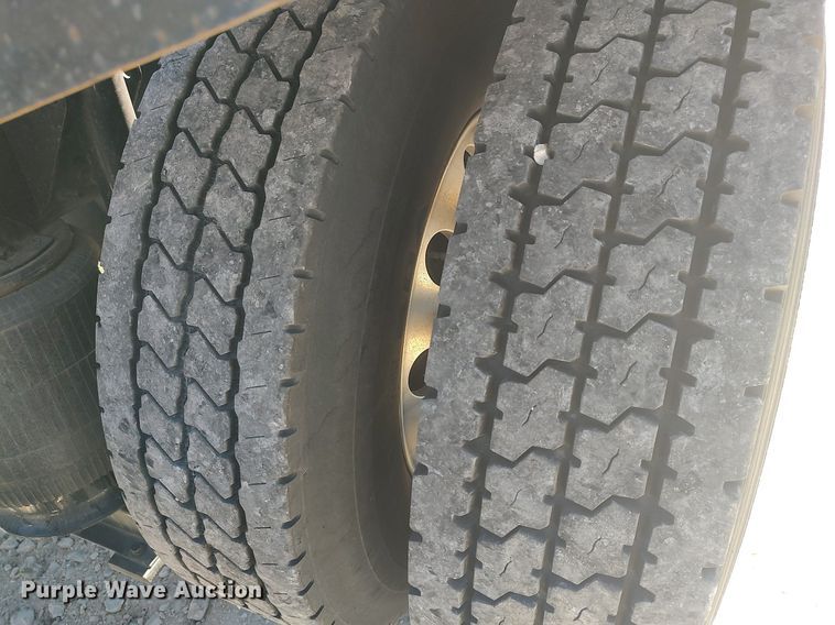 image for item DQ0490 2016 Mack CXU613  semi truck