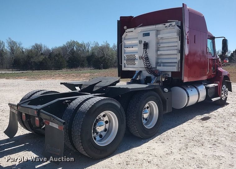 image for item DQ0491 2016 Mack CXU613  semi truck