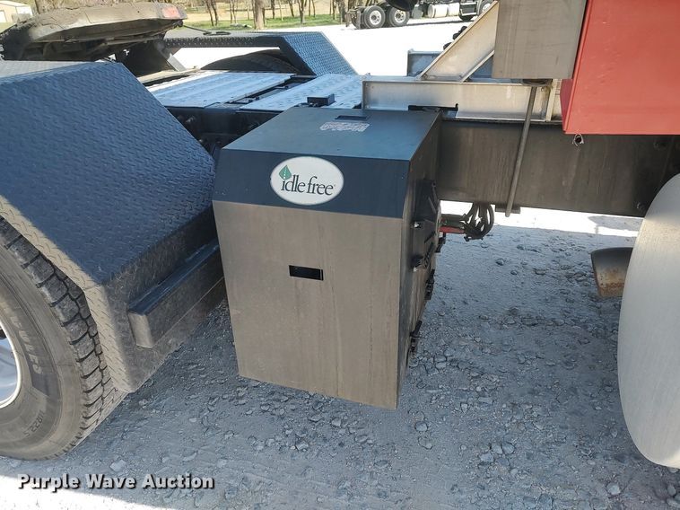 image for item DQ0491 2016 Mack CXU613  semi truck