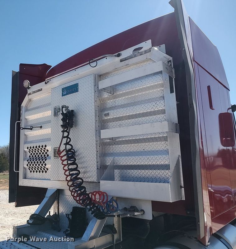 image for item DQ0491 2016 Mack CXU613  semi truck