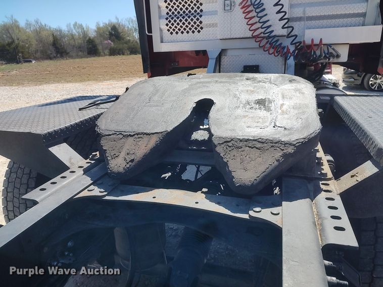 image for item DQ0491 2016 Mack CXU613  semi truck