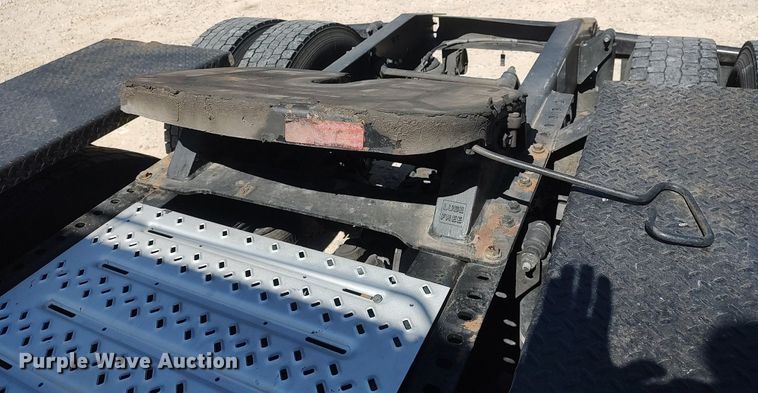 image for item DQ0491 2016 Mack CXU613  semi truck