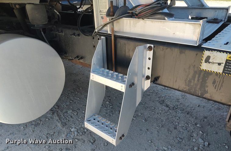 image for item DQ0491 2016 Mack CXU613  semi truck