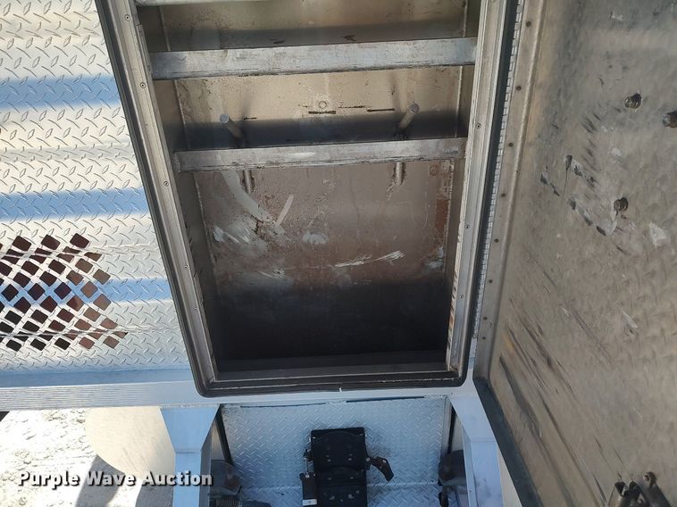 image for item DQ0491 2016 Mack CXU613  semi truck