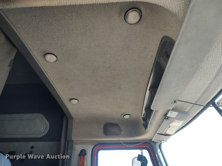 image for item DQ0491 2016 Mack CXU613  semi truck