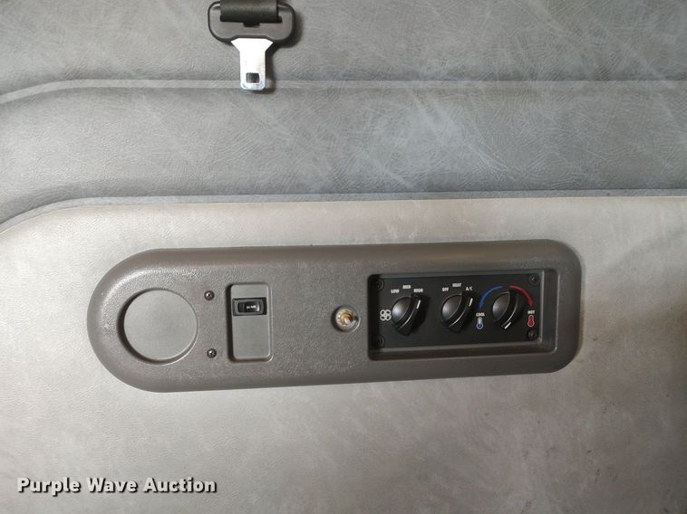 image for item DQ0491 2016 Mack CXU613  semi truck