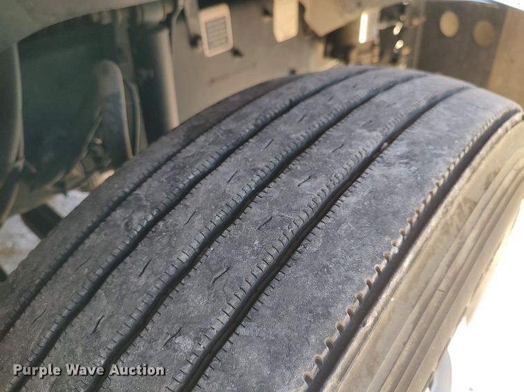 image for item DQ0491 2016 Mack CXU613  semi truck