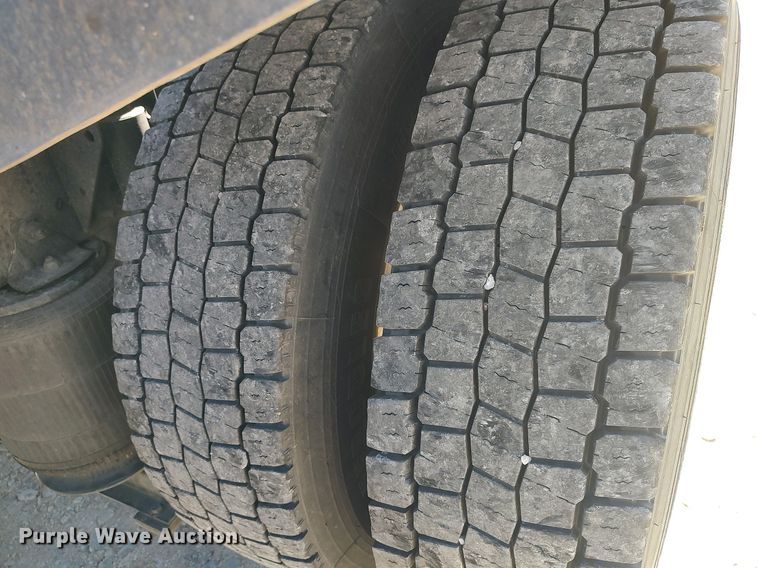 image for item DQ0491 2016 Mack CXU613  semi truck