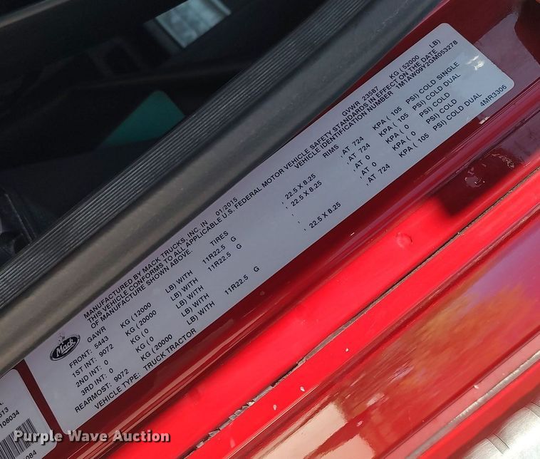 image for item DQ0491 2016 Mack CXU613  semi truck