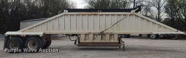 image for item DQ0492 2007 Construction Trailer Specialist BDT-40  bottom dump trailer