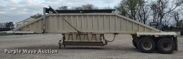 image for item DQ0492 2007 Construction Trailer Specialist BDT-40  bottom dump trailer