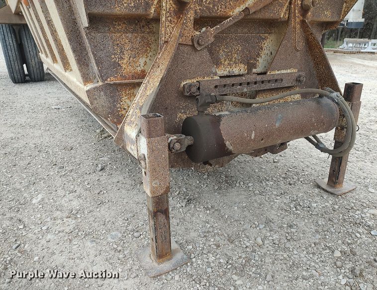 image for item DQ0492 2007 Construction Trailer Specialist BDT-40  bottom dump trailer