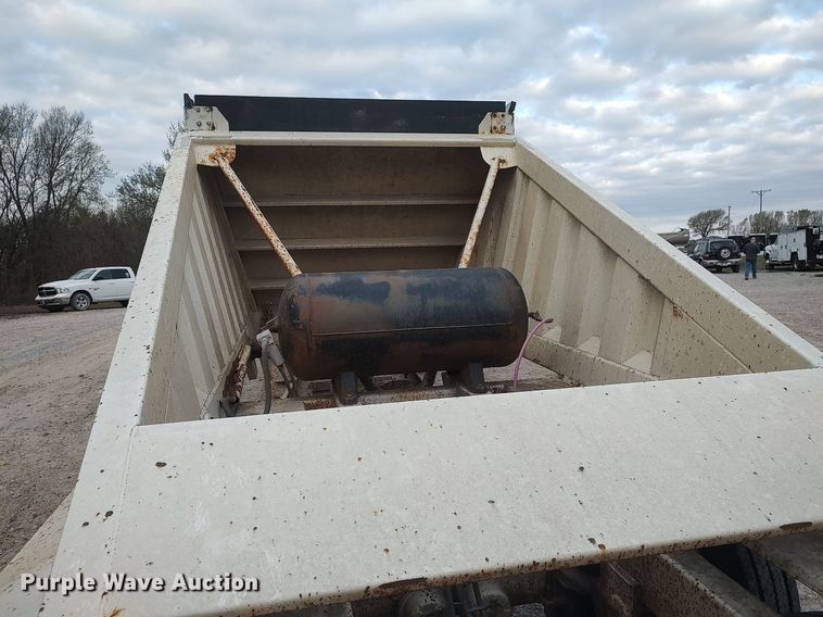 image for item DQ0492 2007 Construction Trailer Specialist BDT-40  bottom dump trailer