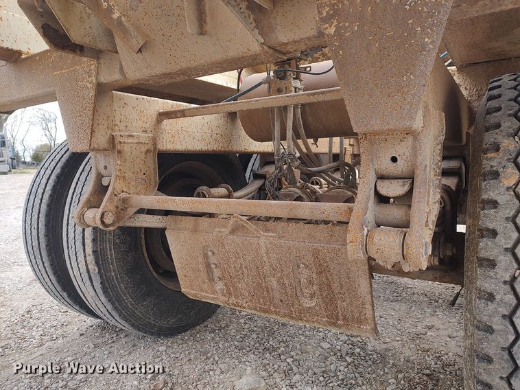 image for item DQ0492 2007 Construction Trailer Specialist BDT-40  bottom dump trailer