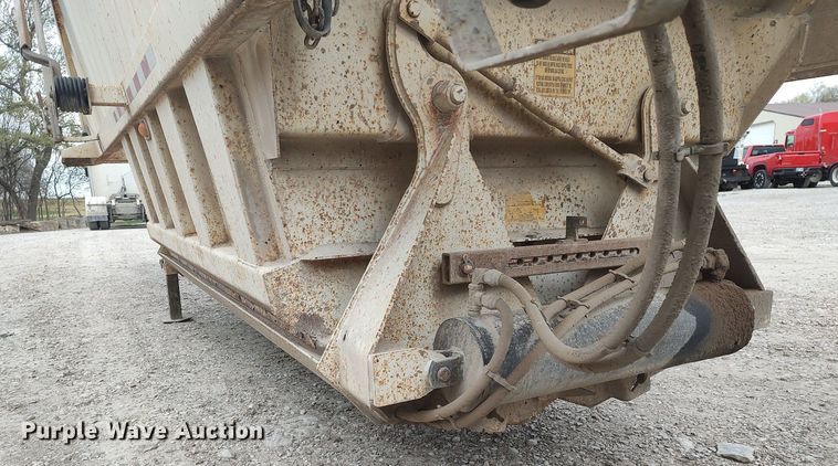 image for item DQ0492 2007 Construction Trailer Specialist BDT-40  bottom dump trailer