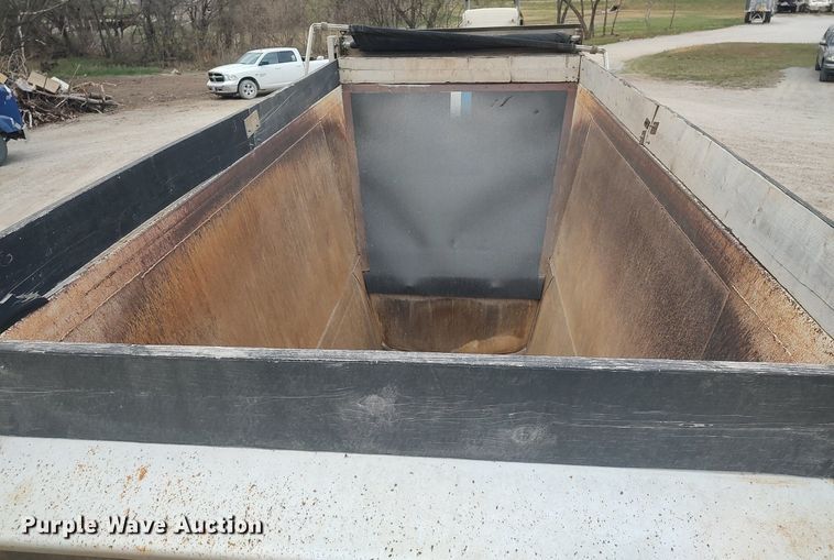 image for item DQ0492 2007 Construction Trailer Specialist BDT-40  bottom dump trailer