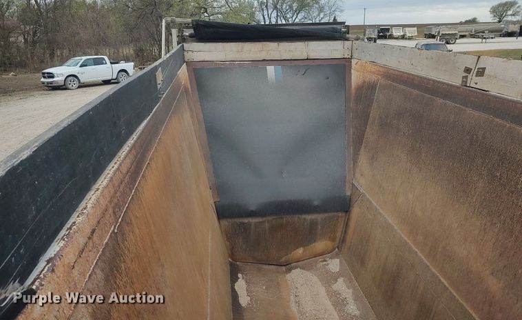 image for item DQ0492 2007 Construction Trailer Specialist BDT-40  bottom dump trailer