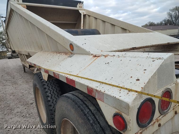 image for item DQ0492 2007 Construction Trailer Specialist BDT-40  bottom dump trailer