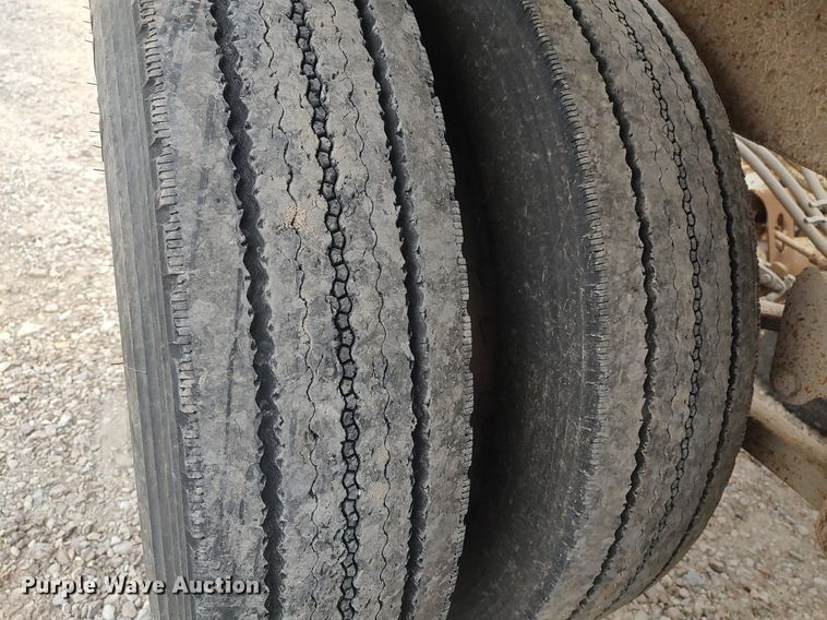 image for item DQ0492 2007 Construction Trailer Specialist BDT-40  bottom dump trailer