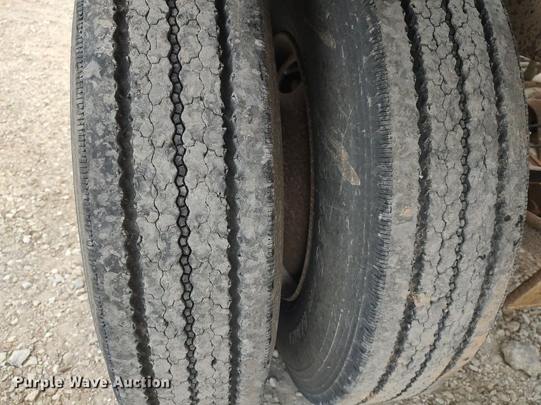 image for item DQ0492 2007 Construction Trailer Specialist BDT-40  bottom dump trailer