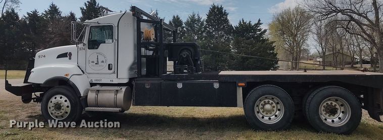 image for item DQ0500 2010 Kenworth T470  winch truck