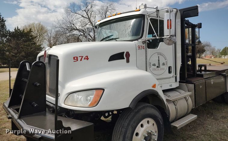 image for item DQ0500 2010 Kenworth T470  winch truck