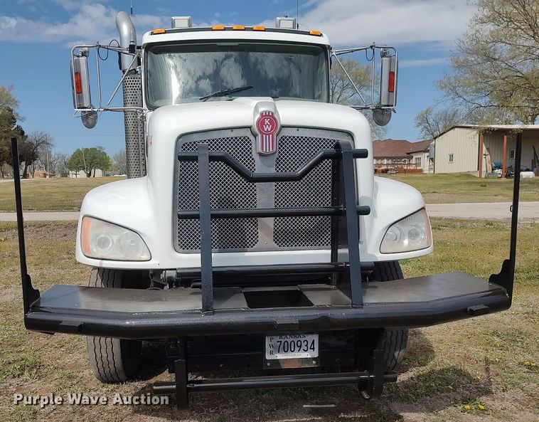 image for item DQ0500 2010 Kenworth T470  winch truck