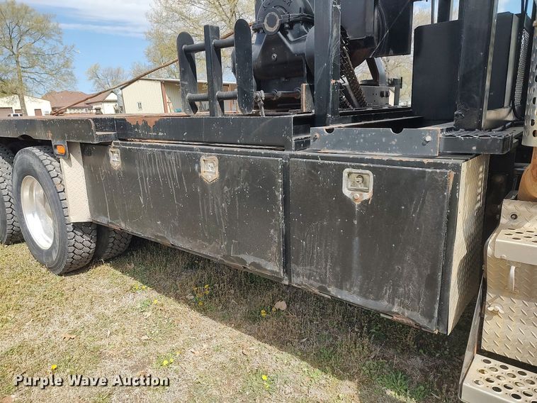 image for item DQ0500 2010 Kenworth T470  winch truck