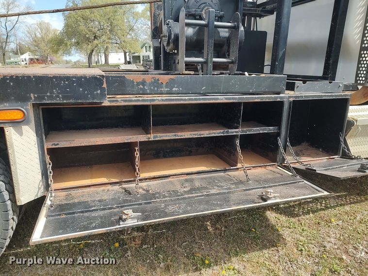 image for item DQ0500 2010 Kenworth T470  winch truck