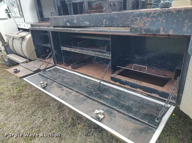 image for item DQ0500 2010 Kenworth T470  winch truck