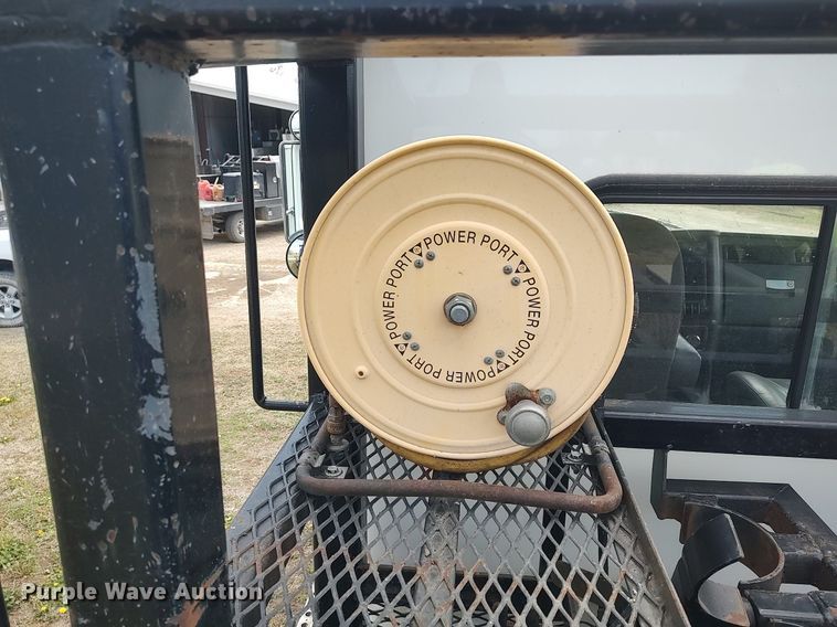 image for item DQ0500 2010 Kenworth T470  winch truck