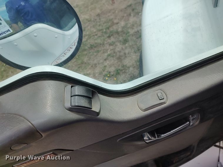 image for item DQ0500 2010 Kenworth T470  winch truck