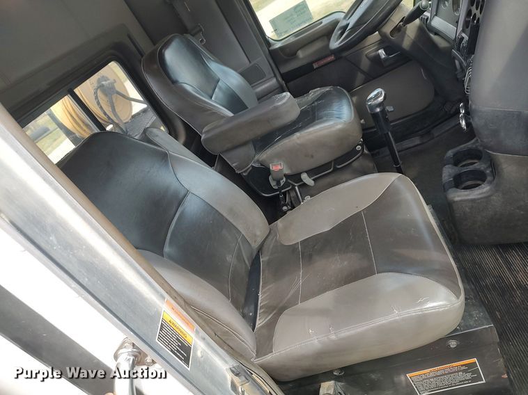 image for item DQ0500 2010 Kenworth T470  winch truck