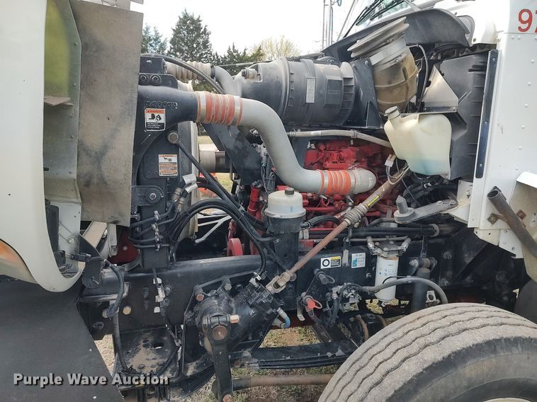 image for item DQ0500 2010 Kenworth T470  winch truck