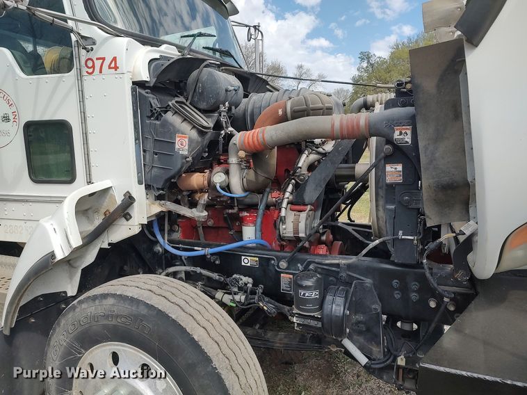 image for item DQ0500 2010 Kenworth T470  winch truck