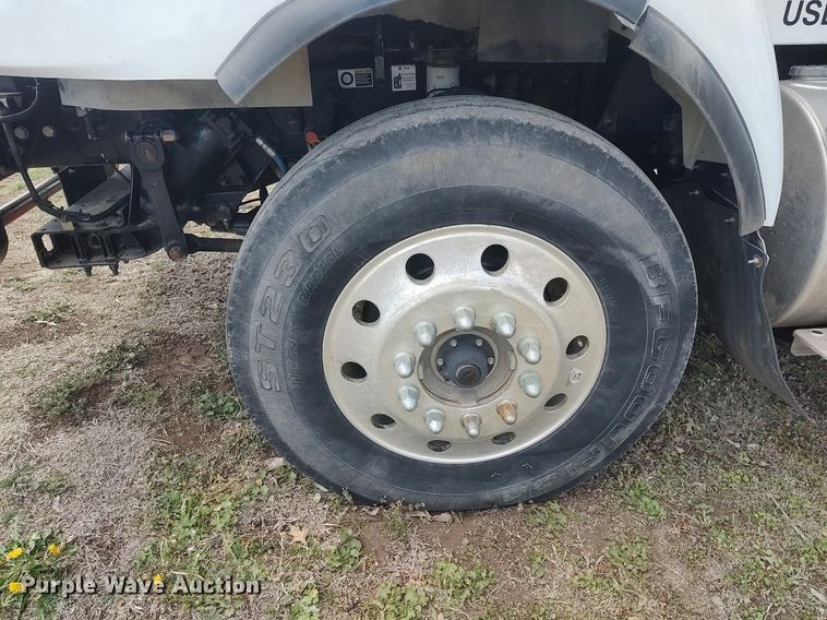 image for item DQ0500 2010 Kenworth T470  winch truck