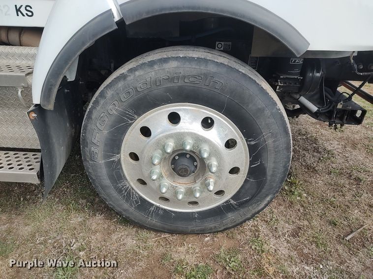 image for item DQ0500 2010 Kenworth T470  winch truck