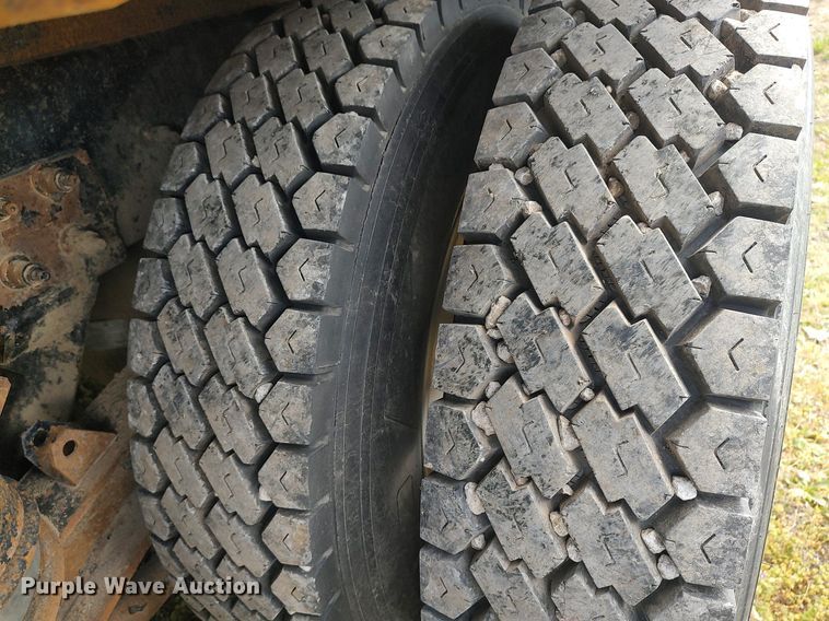 image for item DQ0500 2010 Kenworth T470  winch truck