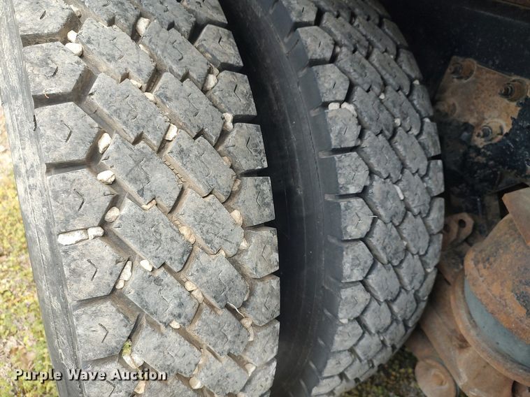 image for item DQ0500 2010 Kenworth T470  winch truck