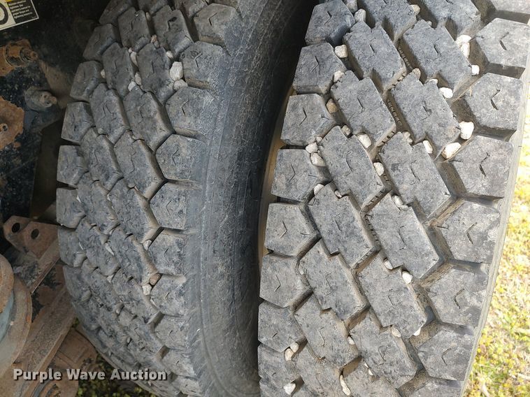 image for item DQ0500 2010 Kenworth T470  winch truck