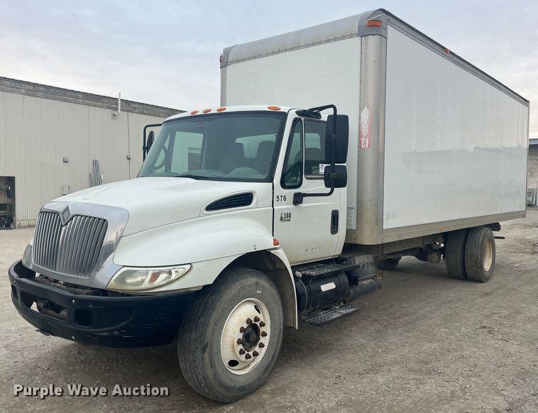 image for item DQ4093 2007 International 4300  box truck